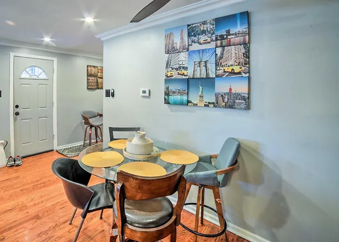 Apartment Gem Near Subway ~ 5 Mi To Downtown *