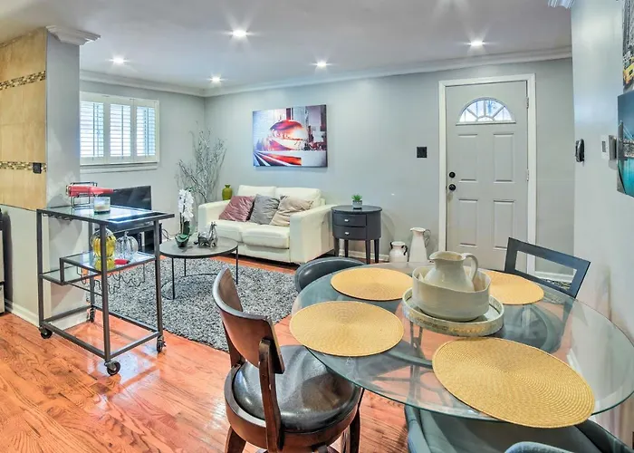 Apartment Gem Near Subway ~ 5 Mi To Downtown