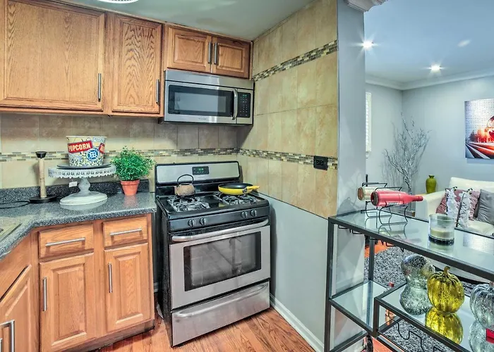 Gem Near Subway ~ 5 Mi To Downtown Apartment *