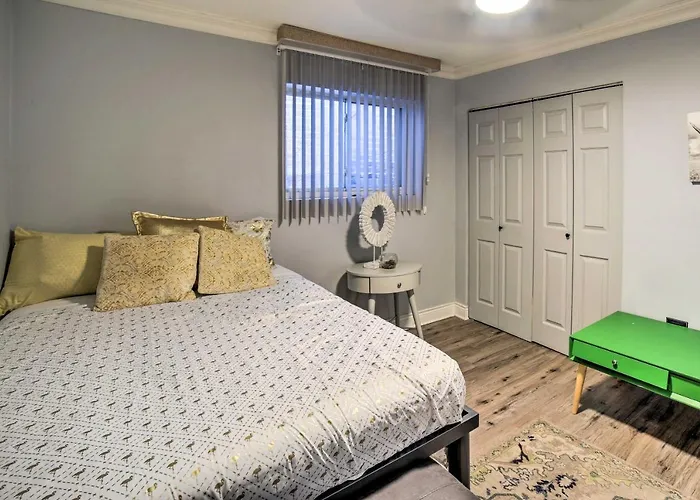 Gem Near Subway ~ 5 Mi To Downtown Apartment *