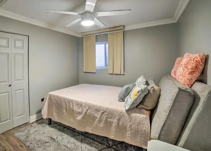 Apartment Gem Near Subway ~ 5 Mi To Downtown *
